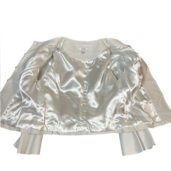 Cache Vintage 90’s Studded Leather Jacket in White size 2 EUC - Picture 6 of 15